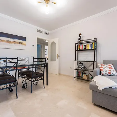Pino Golf Garden Elviria 马尔韦利亚